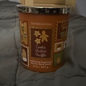 Bath & Body Works Orange Cookie Butter Truffle Candle